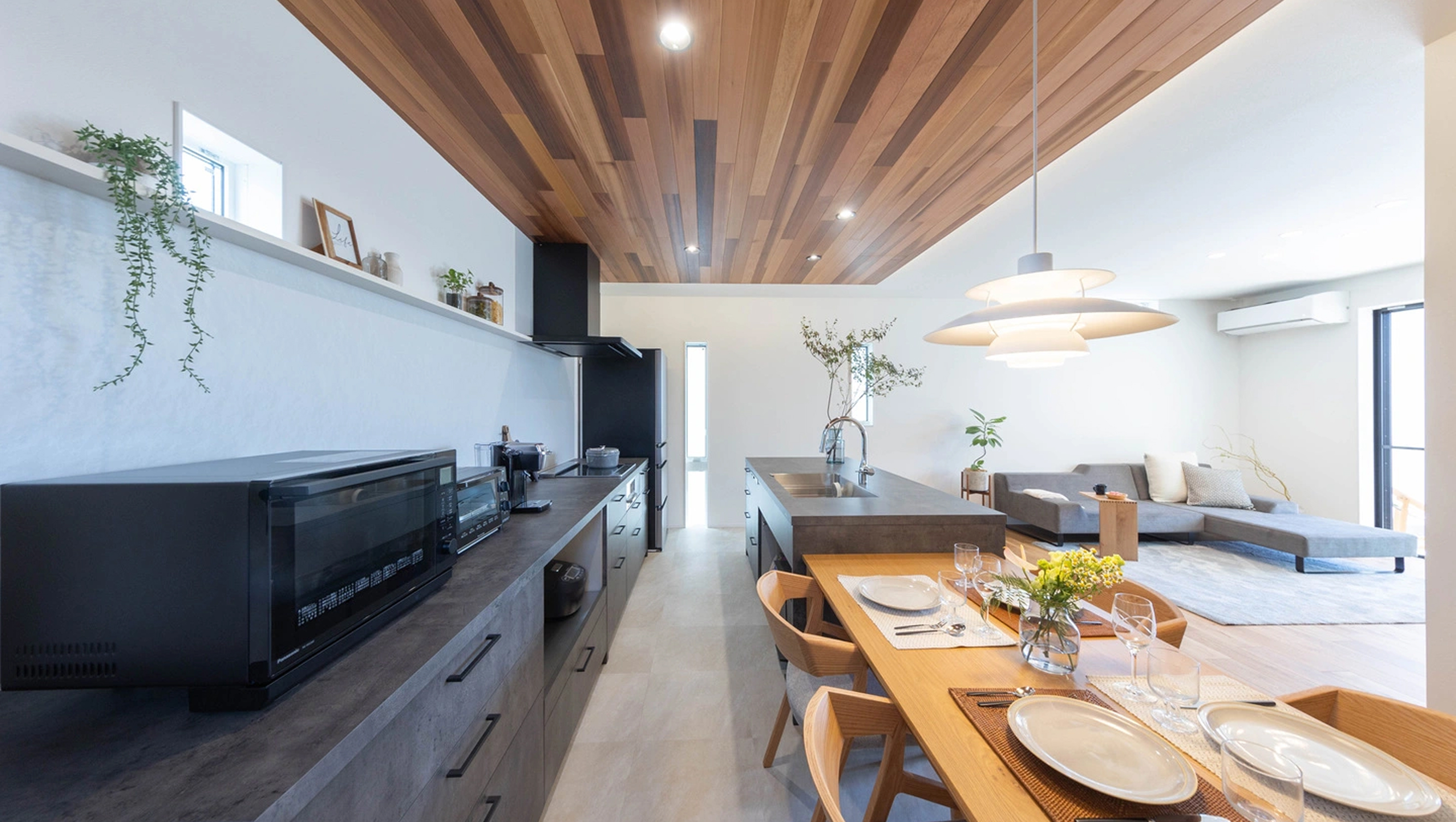 キッチンとリビングの写真